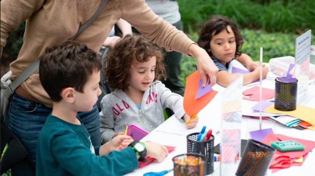 A picture of children doing crafts in the Jefferson Garden